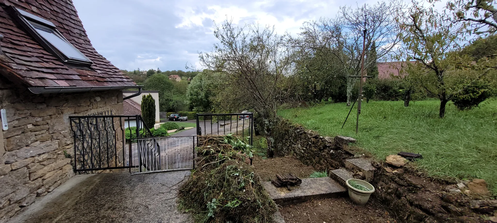 Maison de Bourg avec Terrasse et Jardin à St Jean Lespinasse 