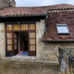 Maison de Bourg avec Terrasse et Jardin à St Jean Lespinasse