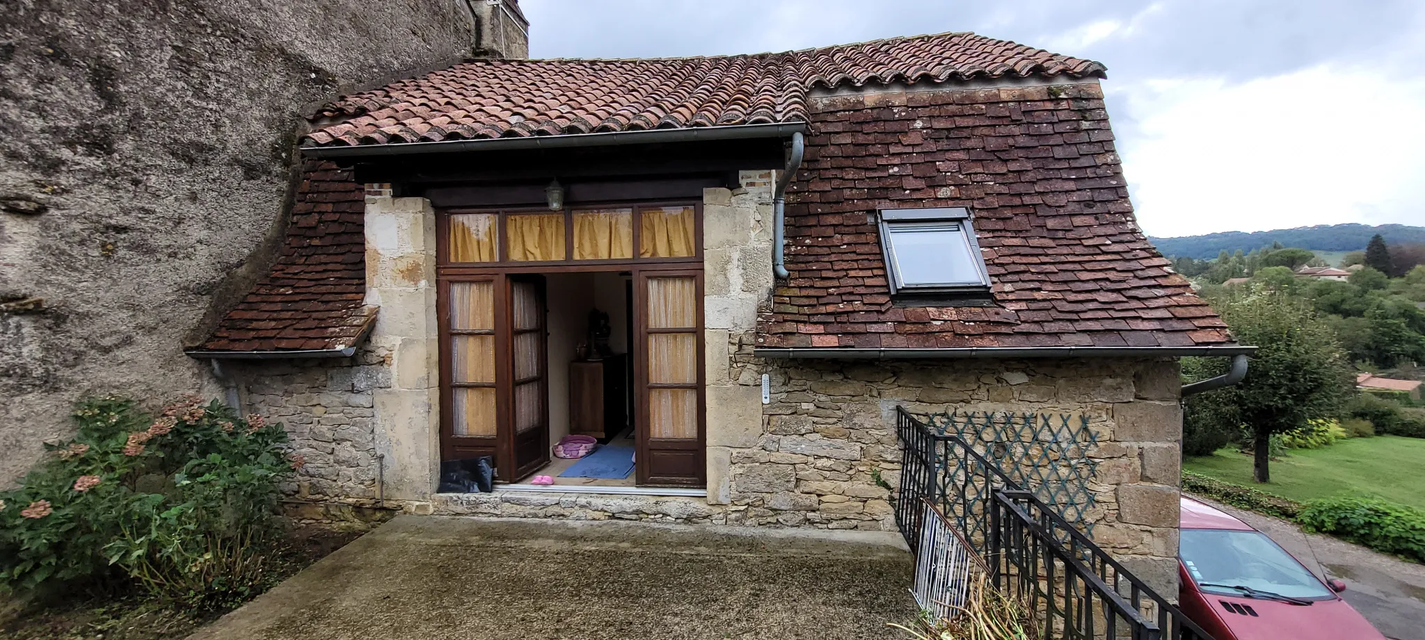 Maison de Bourg avec Terrasse et Jardin à St Jean Lespinasse 