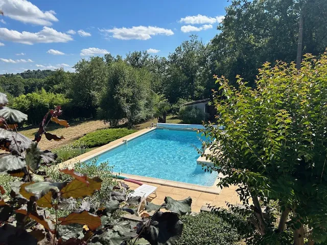 Longère Rénovée avec Piscine et Jardin 