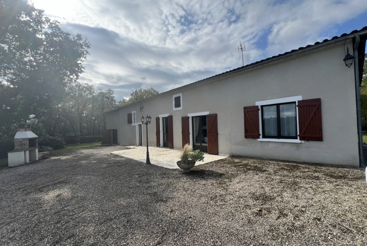 Longère Rénovée avec Piscine et Jardin 