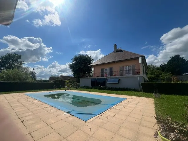 Maison de 150.11m2 avec Piscine à Courgains 