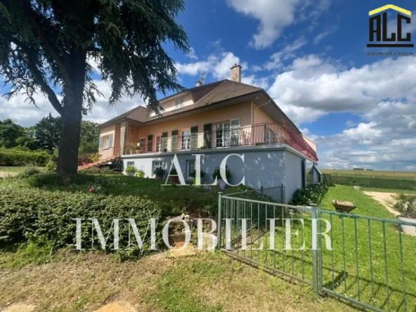 Maison de 150.11m2 avec Piscine à Courgains