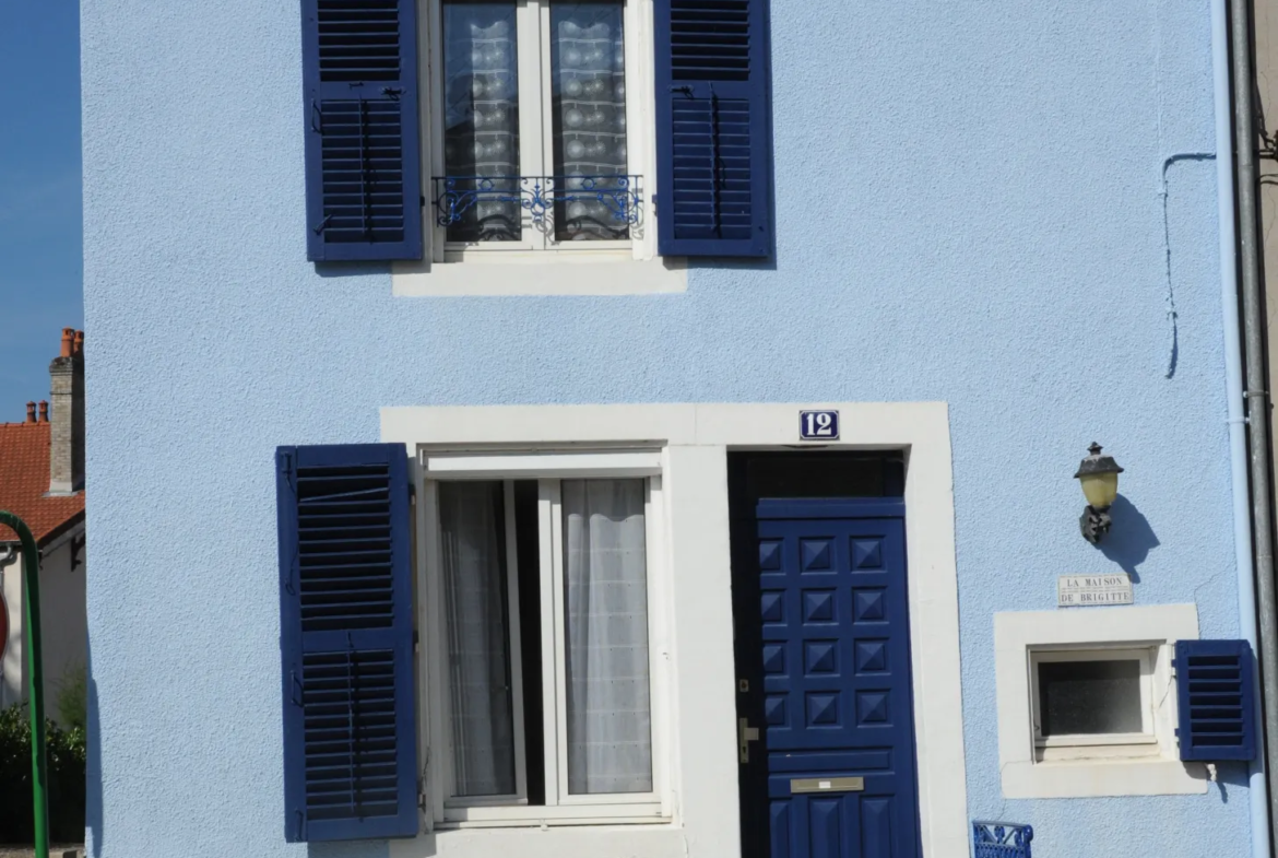 Immeuble avec 3 appartements à Bourbonne les Bains 