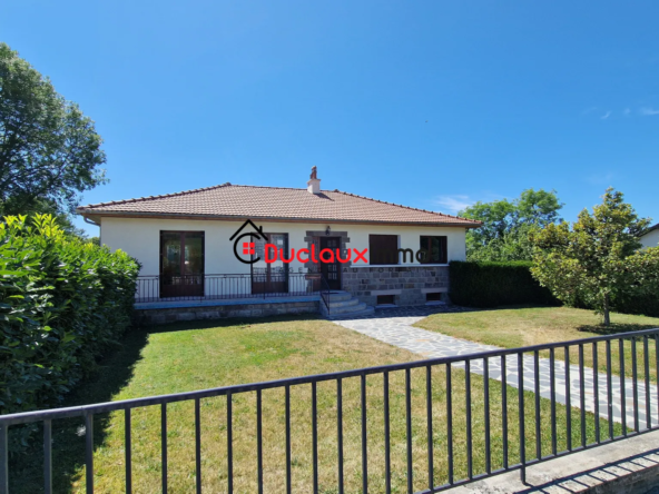 Maison individuelle à Naucelles avec terrain clos de 1001 m2