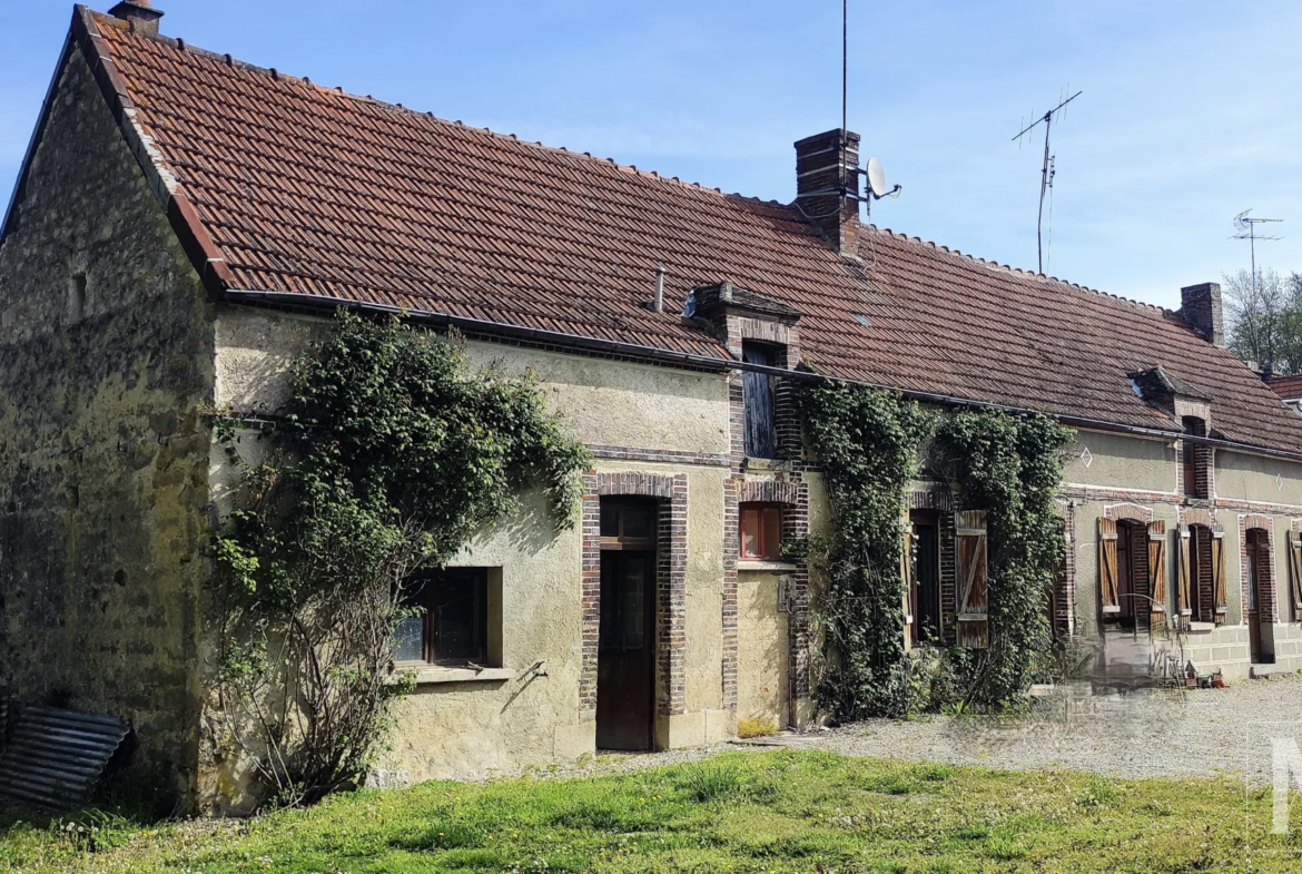 Ancienne Ferme à St Martin de Bossenay - 117 m² - Terrain 3720 m² 