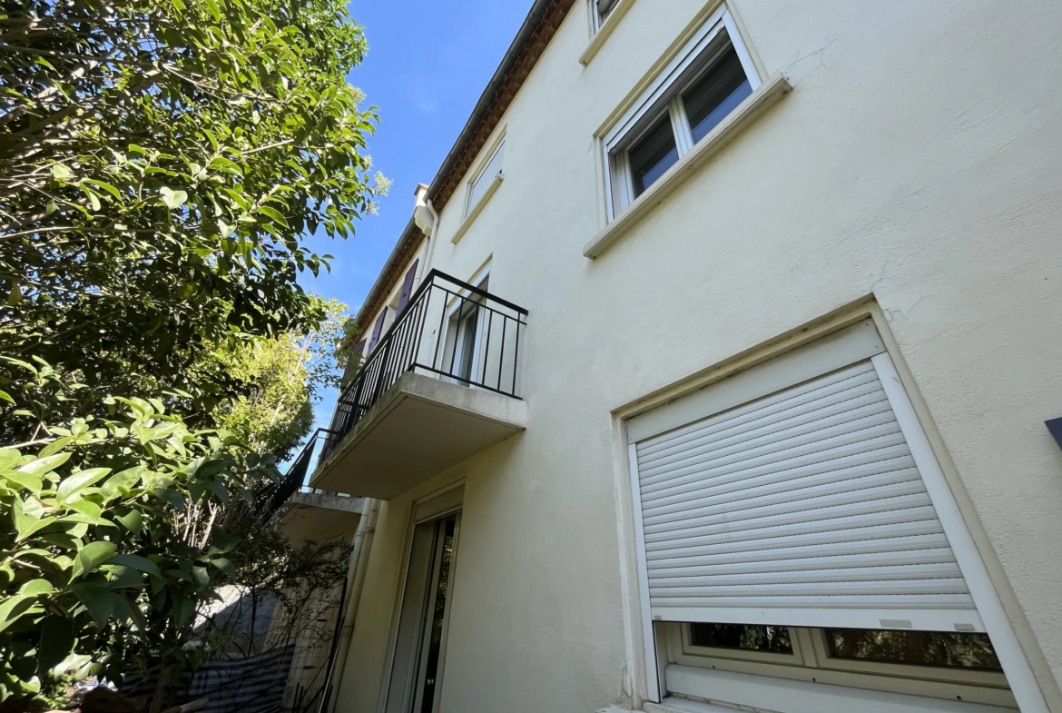 Maison T5 avec terrasse et balcon à Lezignan corbieres 