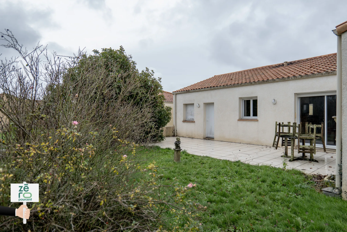 Maison 4 pièces à Le Poire sur Vie avec cuisine ouverte et garage 