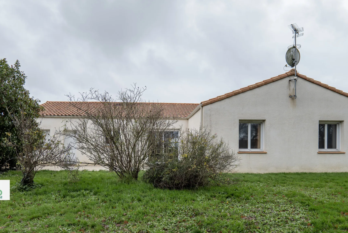 Maison 4 pièces à Le Poire sur Vie avec cuisine ouverte et garage 