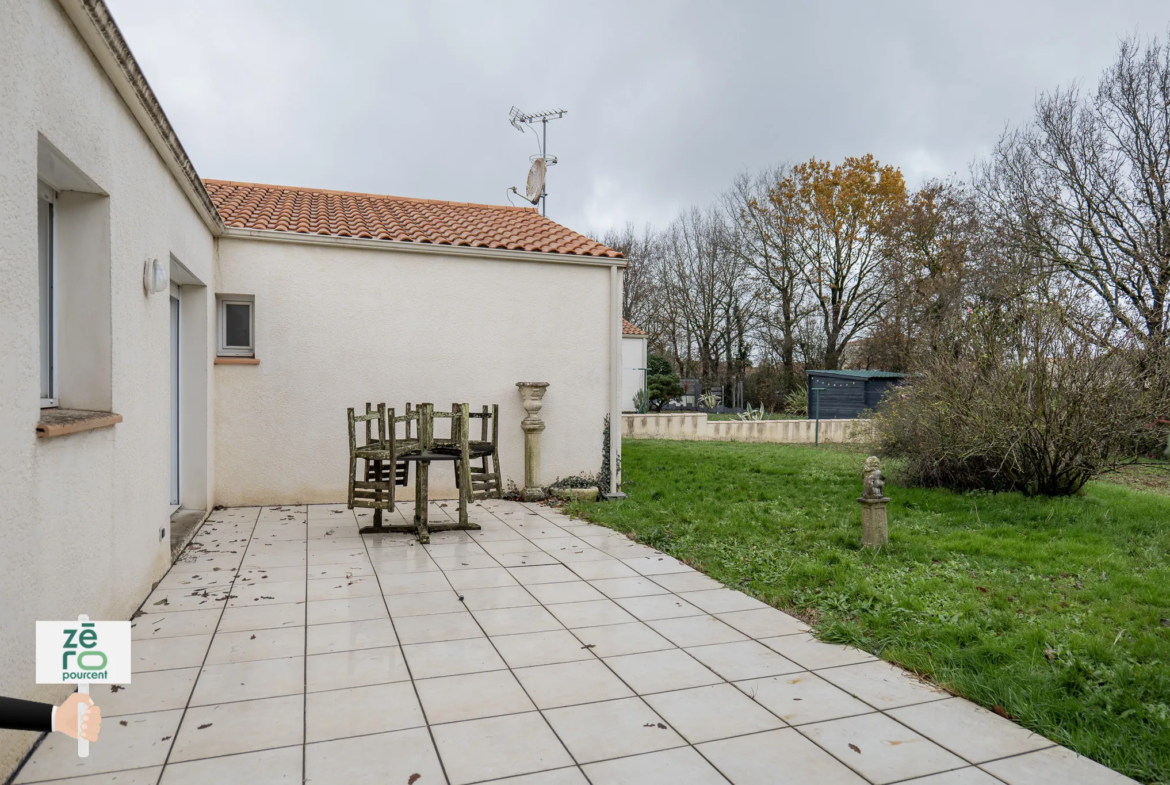 Maison 4 pièces à Le Poire sur Vie avec cuisine ouverte et garage 