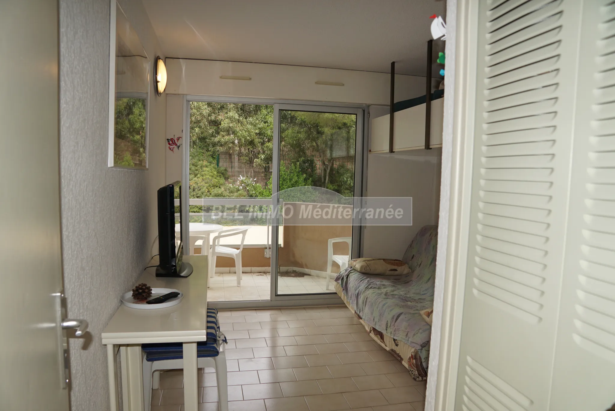 Studio avec Belle Terrasse, Cave et Parking à Cavalaire sur Mer 