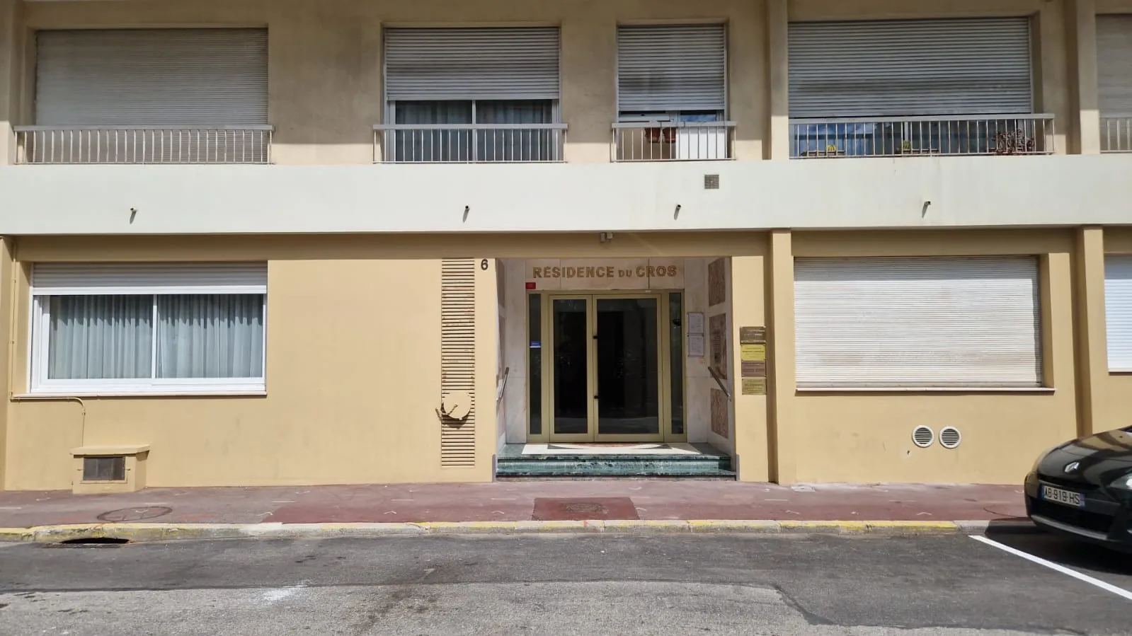 Appartement 2 pièces à Cagnes-sur-Mer avec vue dégagée sur parc 