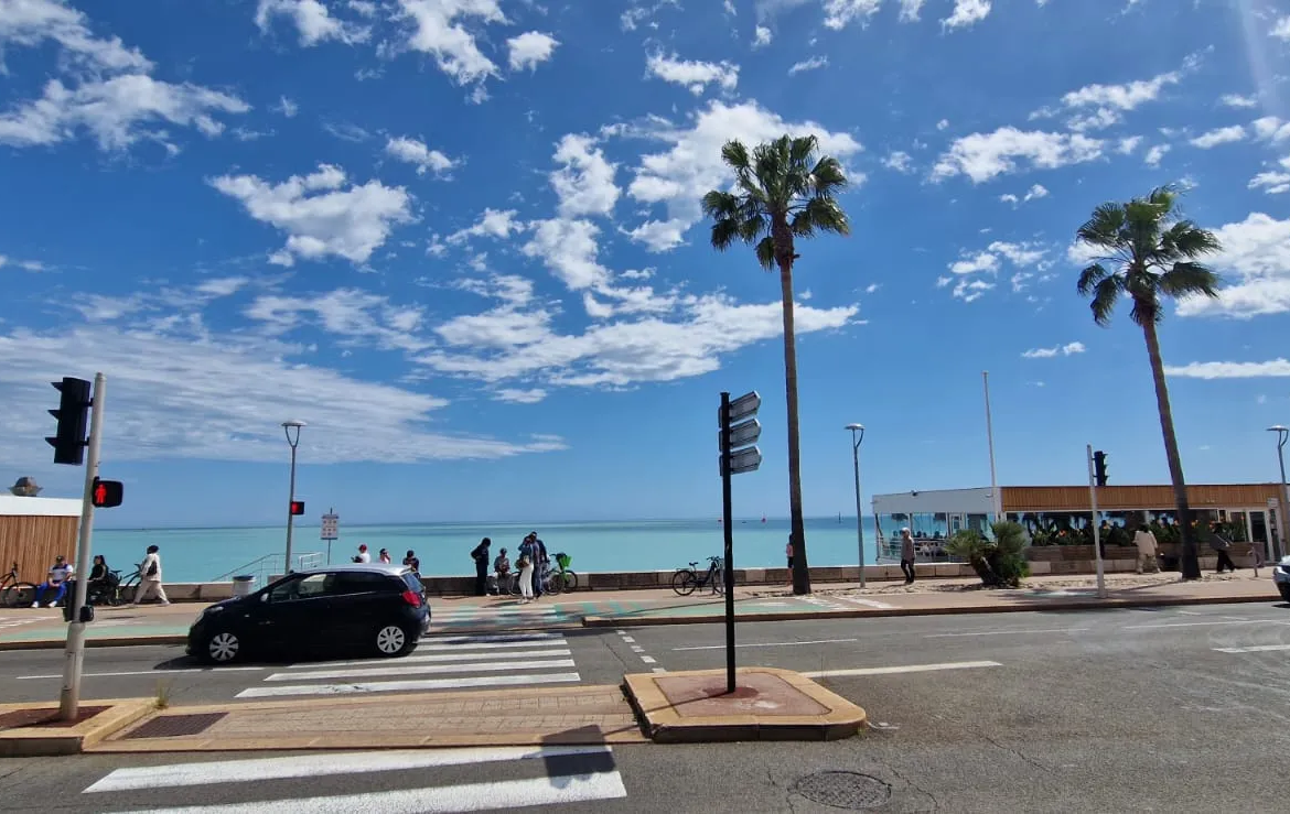 Appartement 2 pièces à Cagnes-sur-Mer avec vue dégagée sur parc 