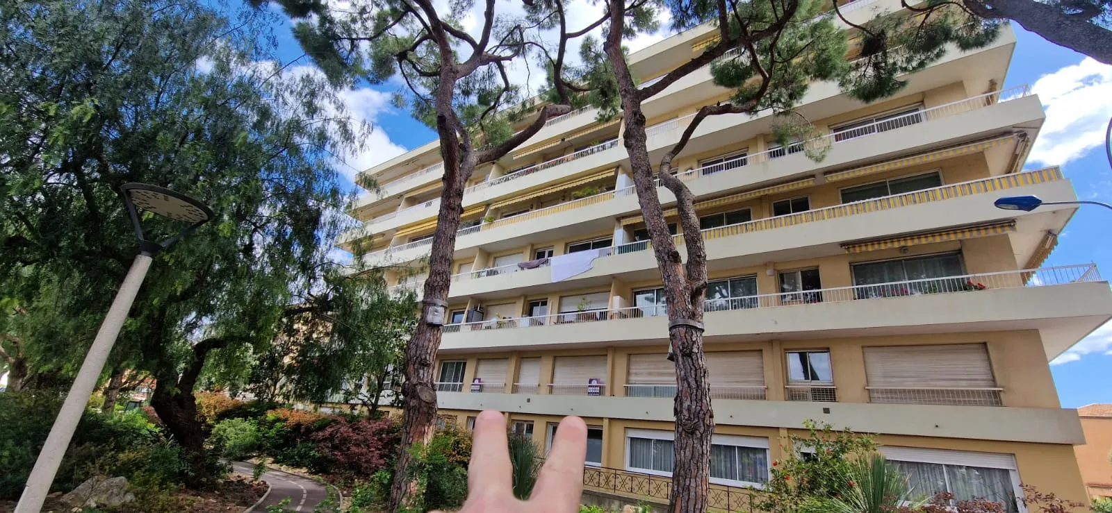 Appartement 2 pièces à Cagnes-sur-Mer avec vue dégagée sur parc 