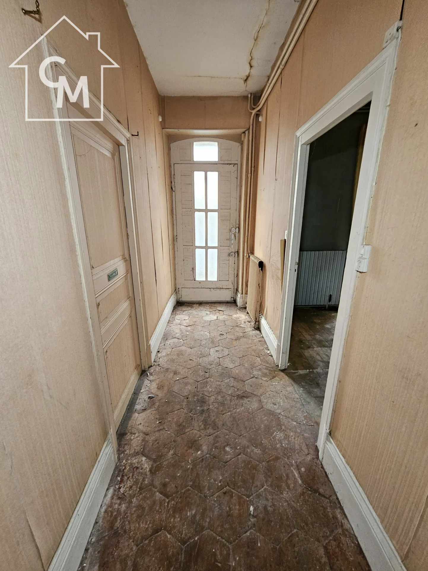 Maison 125m2 5 chambres avec partie local commercial à Culan 