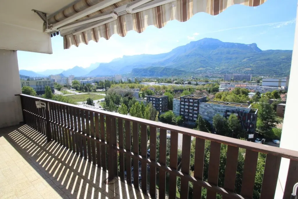 Appartement T4 à Grenoble - Vue panoramique et superficie généreuse 