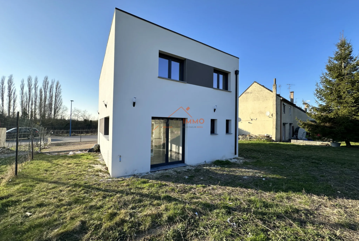 Maison cubique individuelle 3 chambres à Douchy-les-Mines 