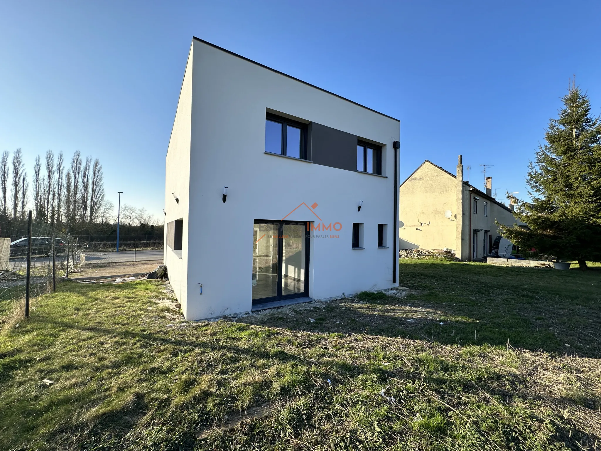 Maison cubique individuelle 3 chambres à Douchy-les-Mines 