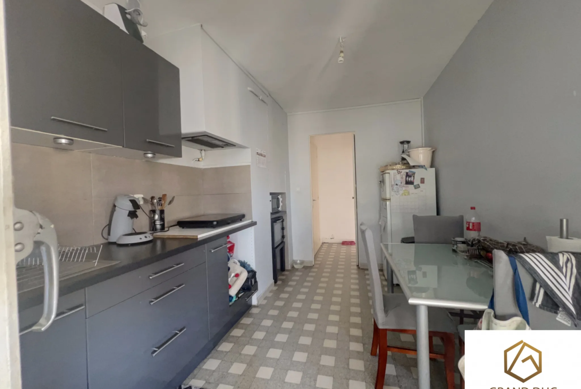 Appartement 68m2, 2 chambres, terrasse 10m2, Marseille 13004 