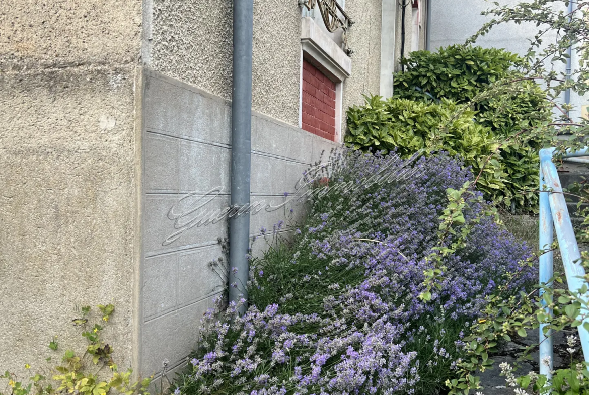 Maison à remettre au goût du jour à Nevers 