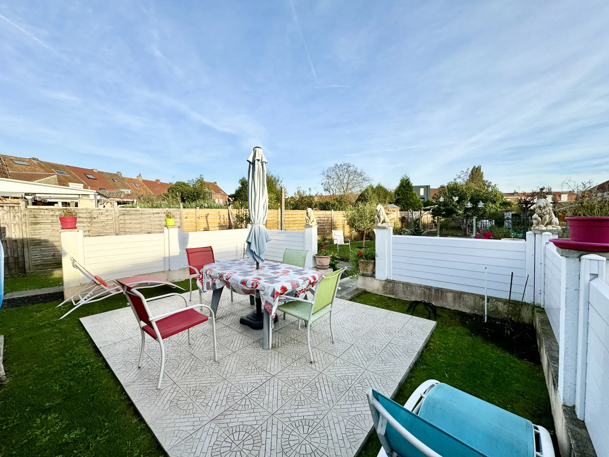 Maison lumineuse avec jardin et garage à Tourcoing 