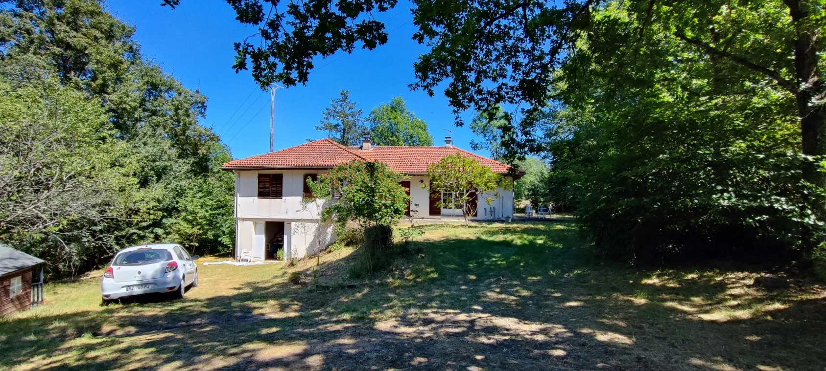 Charming 70s House with Land in Montmorin 