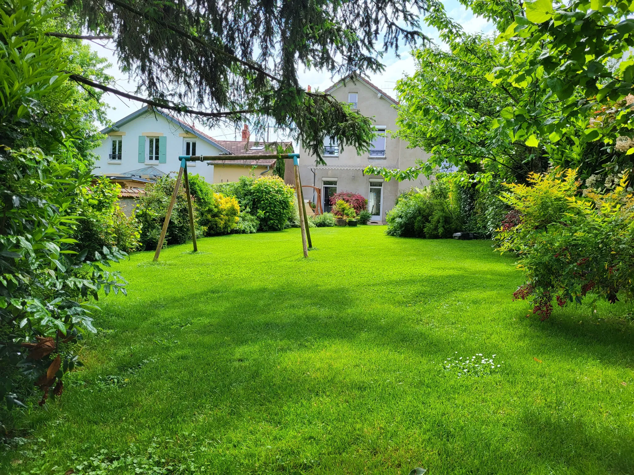 Belle Maison des Années 1900 Rénovée à Bellerive sur Allier 