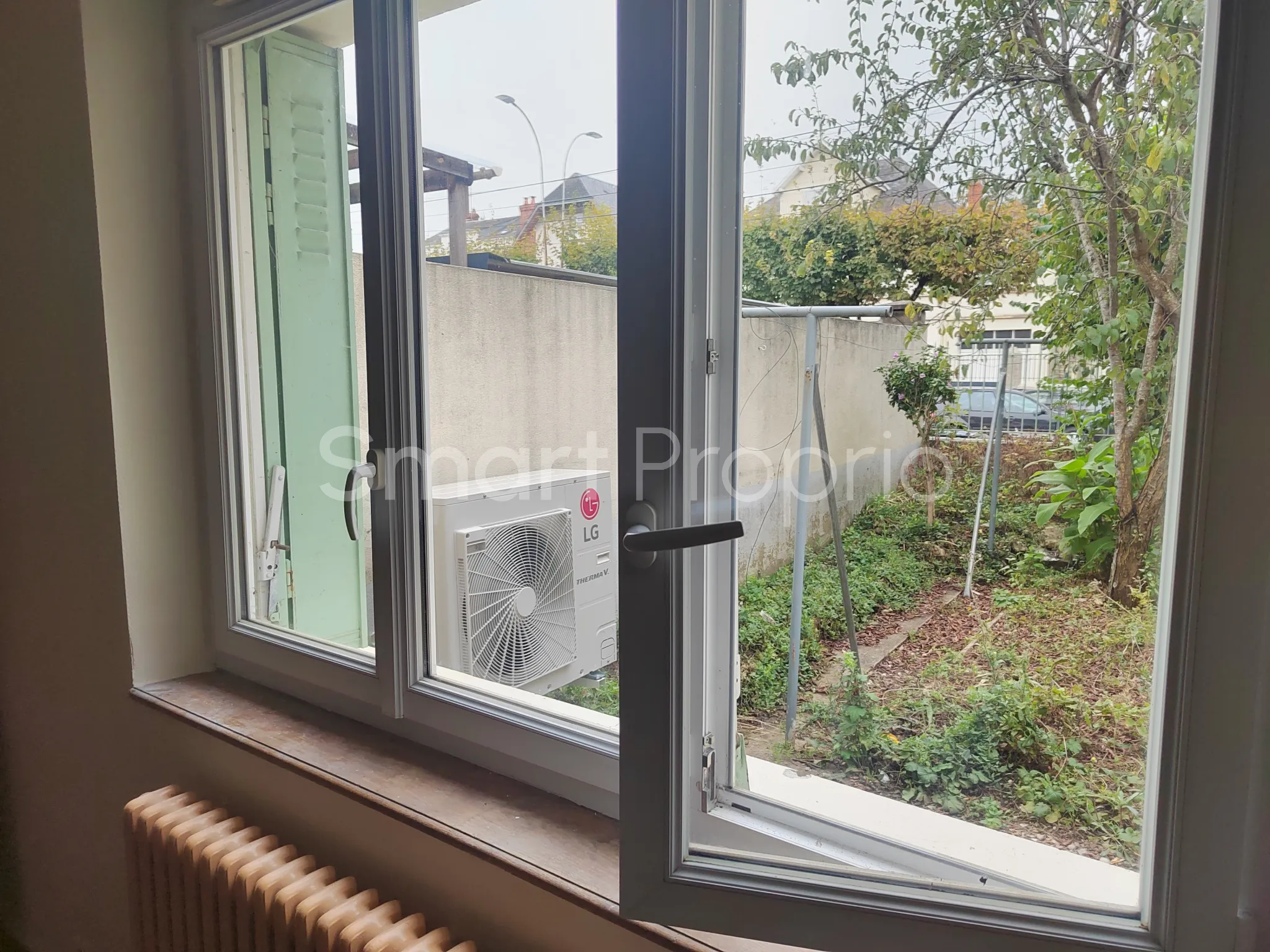 Belle Maison de 90 m2 avec Cour Arborée et Terrasse à Chateauroux 