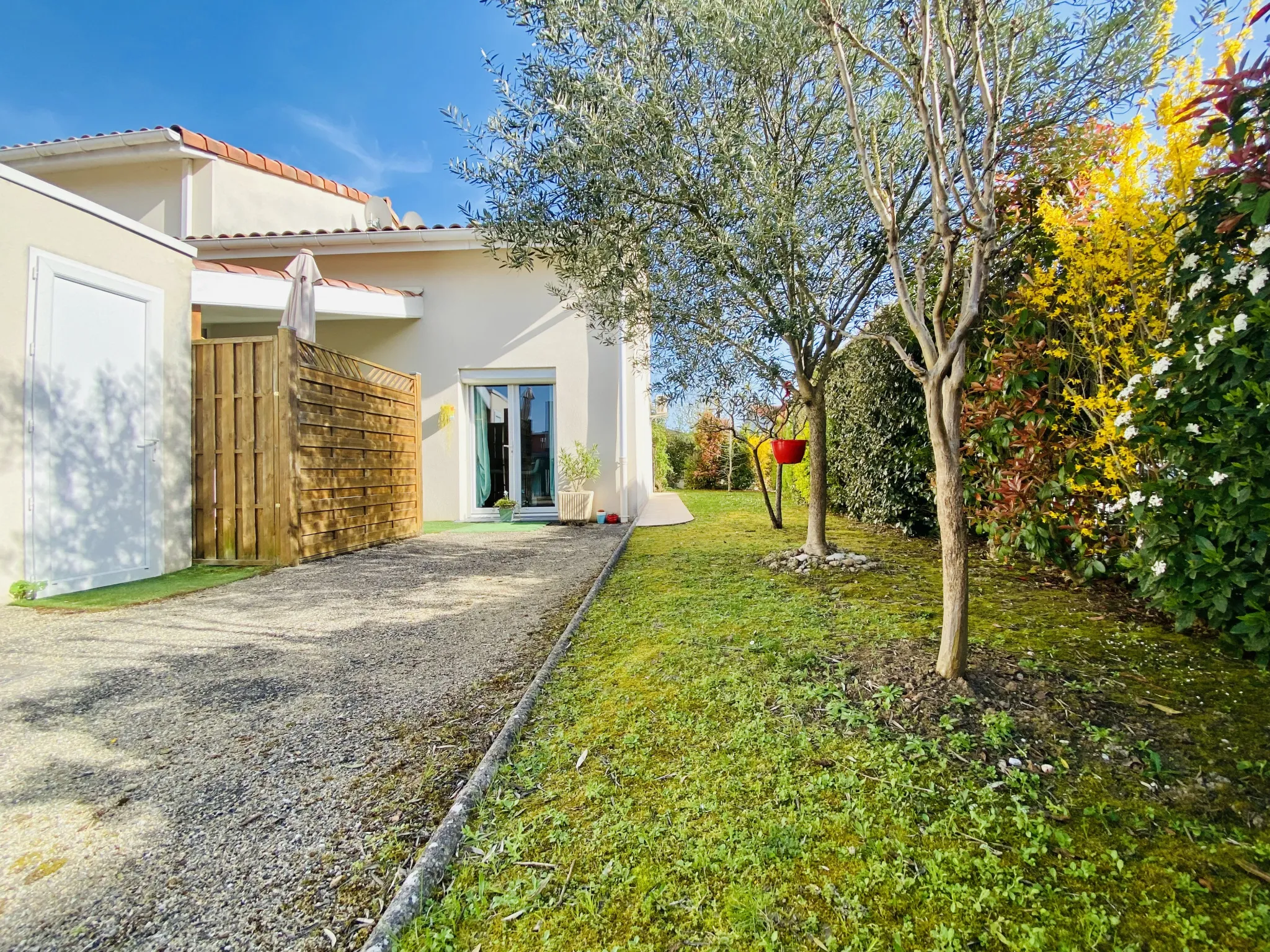 Maison Lumineuse avec Jardin à Montauban 