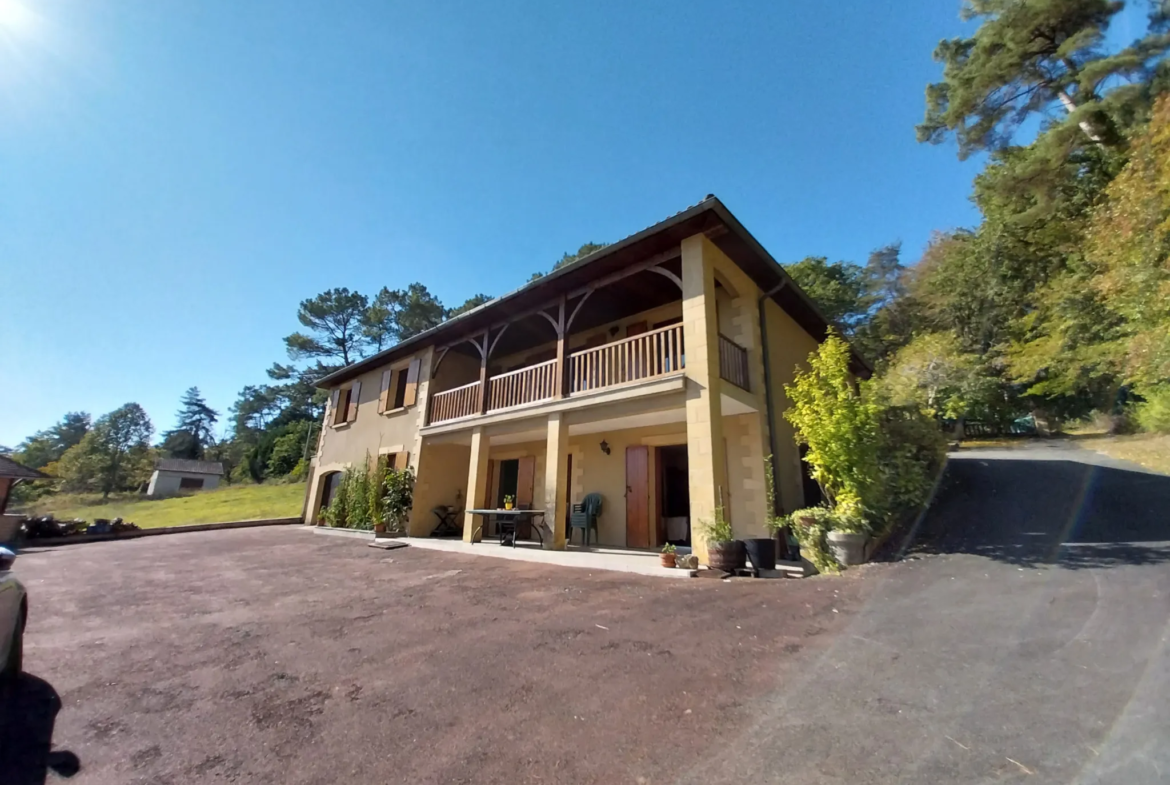 Maison Individuelle à Chancelade avec Vue Imprenable 