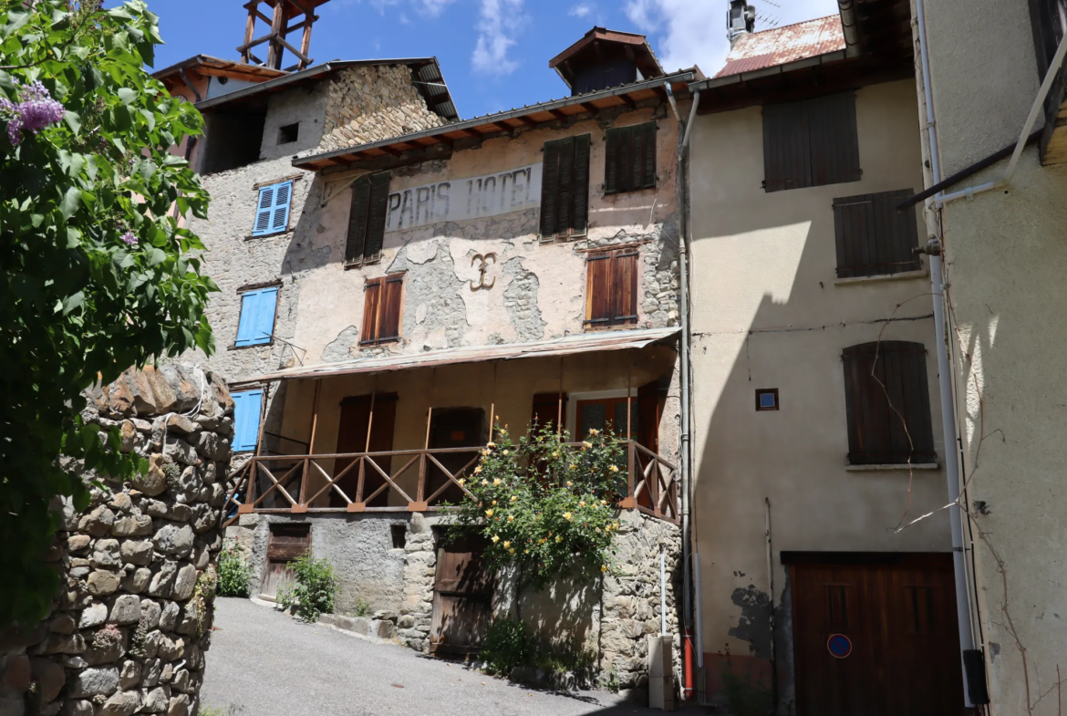 Appartement T3 avec Belle Terrasse à Villars-Colmars 