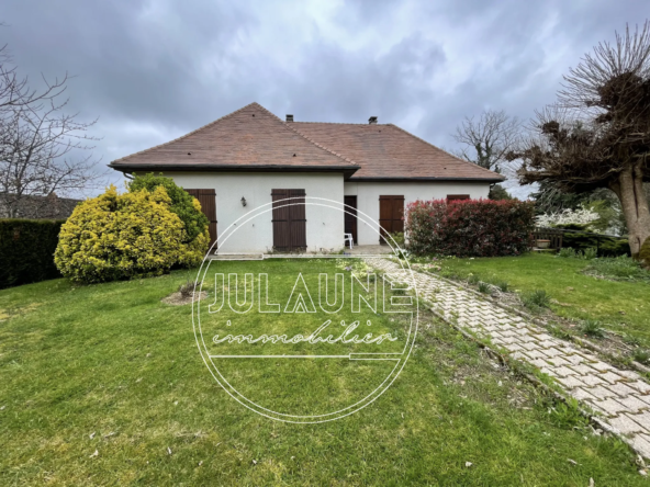 Maison à rénover La Meyze : 3 chambres, grand salon, terrain de 845m2