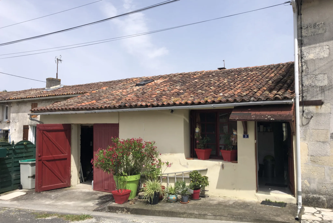 Maison T5 86 m2 avec jardin et garage à Saint Savinien 