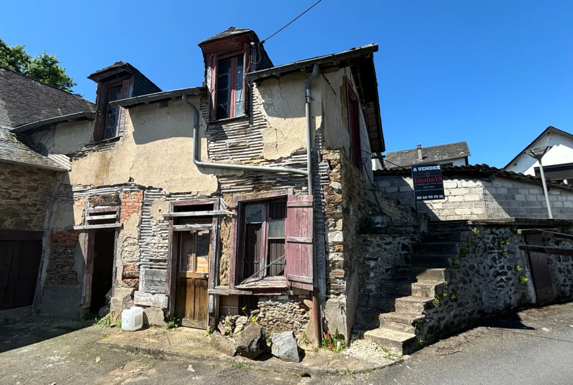 Charmante maison à rénover à Lagraulière 