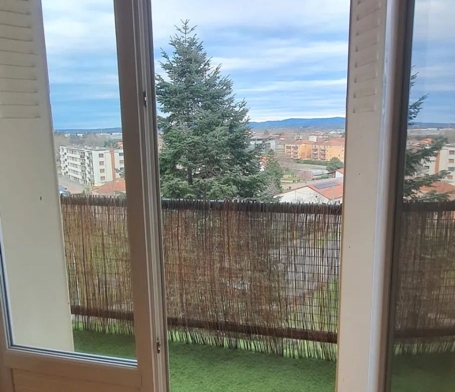 Appartement T3 Lumineux avec Vue Dégagee - Roanne 