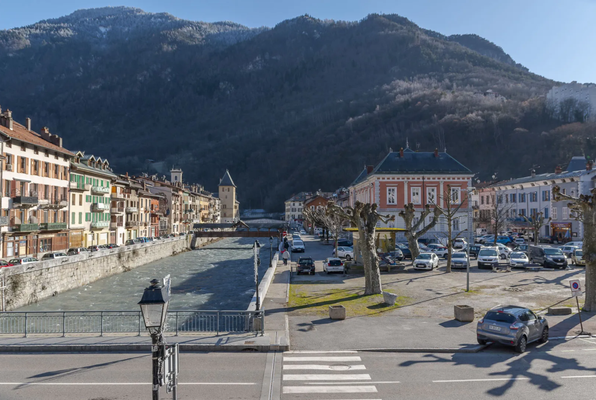 Bâtiment à rénover à Moutiers - Idéal pour les passionnés de ski 