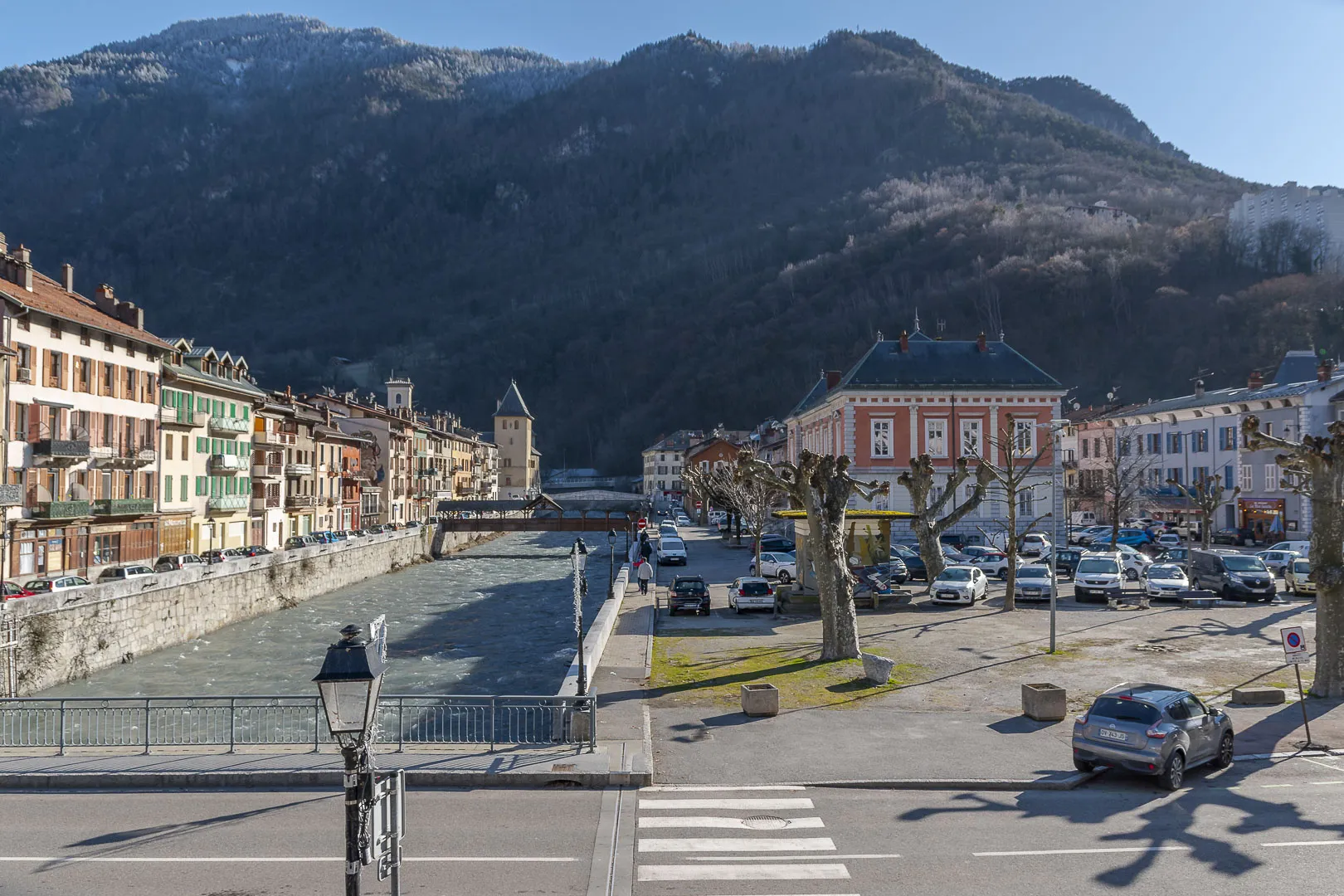 Bâtiment à rénover à Moutiers - Idéal pour les passionnés de ski 