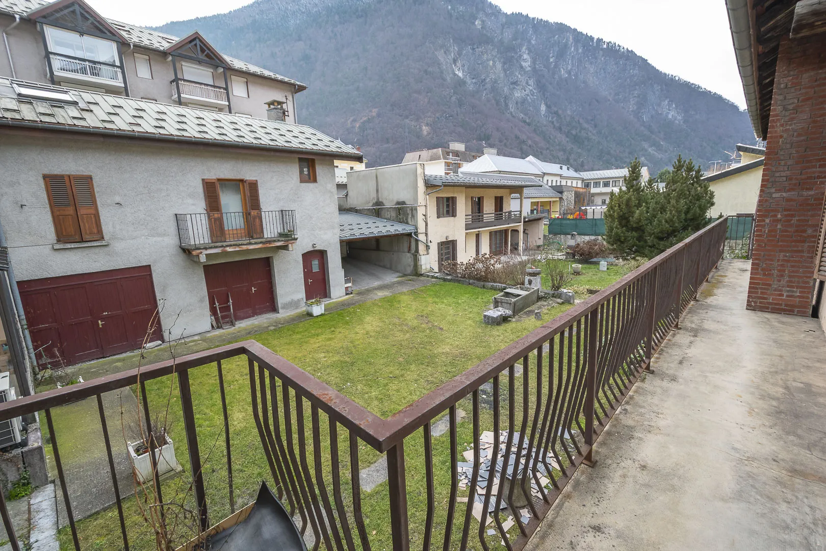 Bâtiment à rénover à Moutiers - Idéal pour les passionnés de ski 