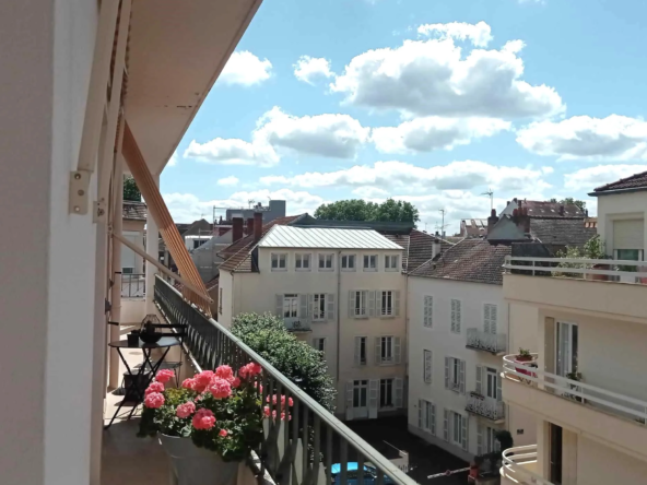 Appartement à Vichy avec balcon - 2 chambres - Cave et garage inclus