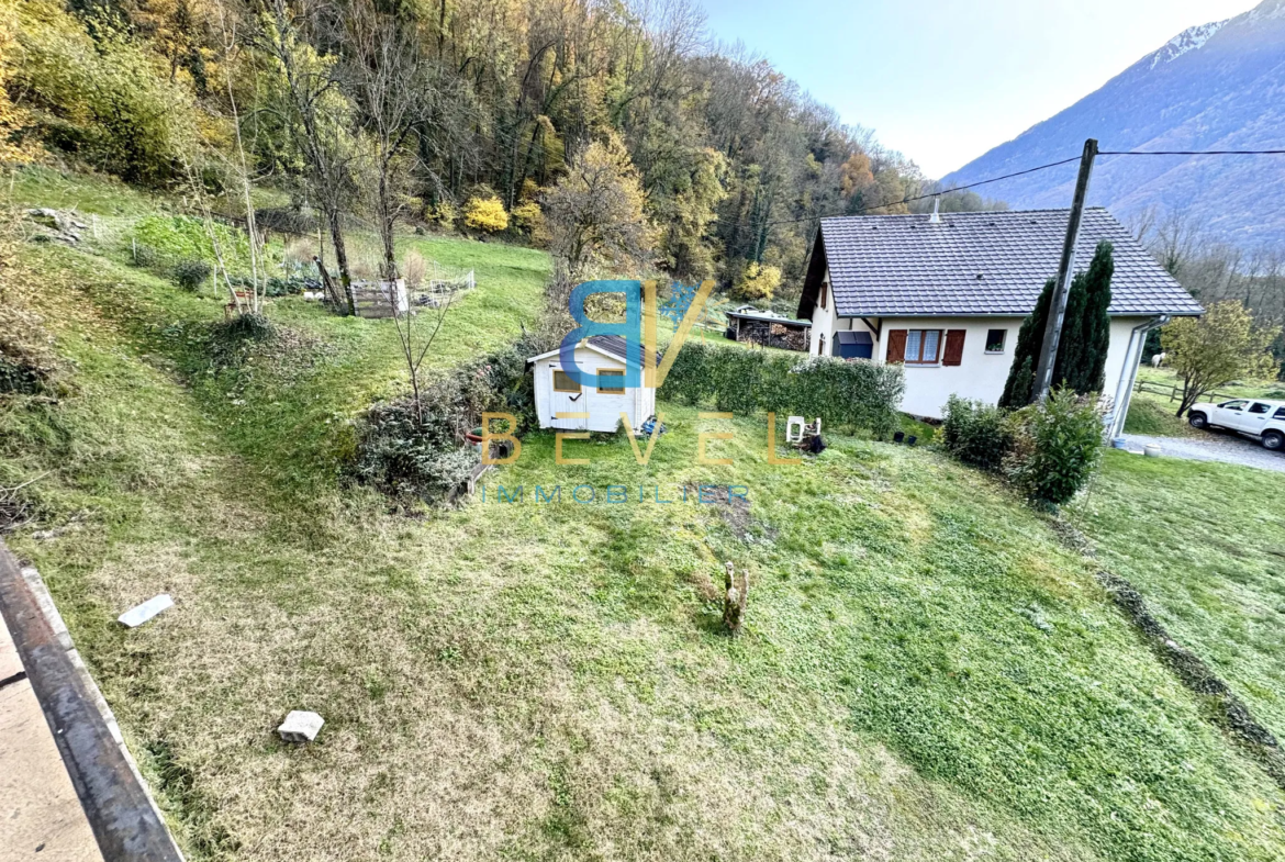 Maison mitoyenne à Chavannes-en-Maurienne avec jardin et vue sur les montagnes 