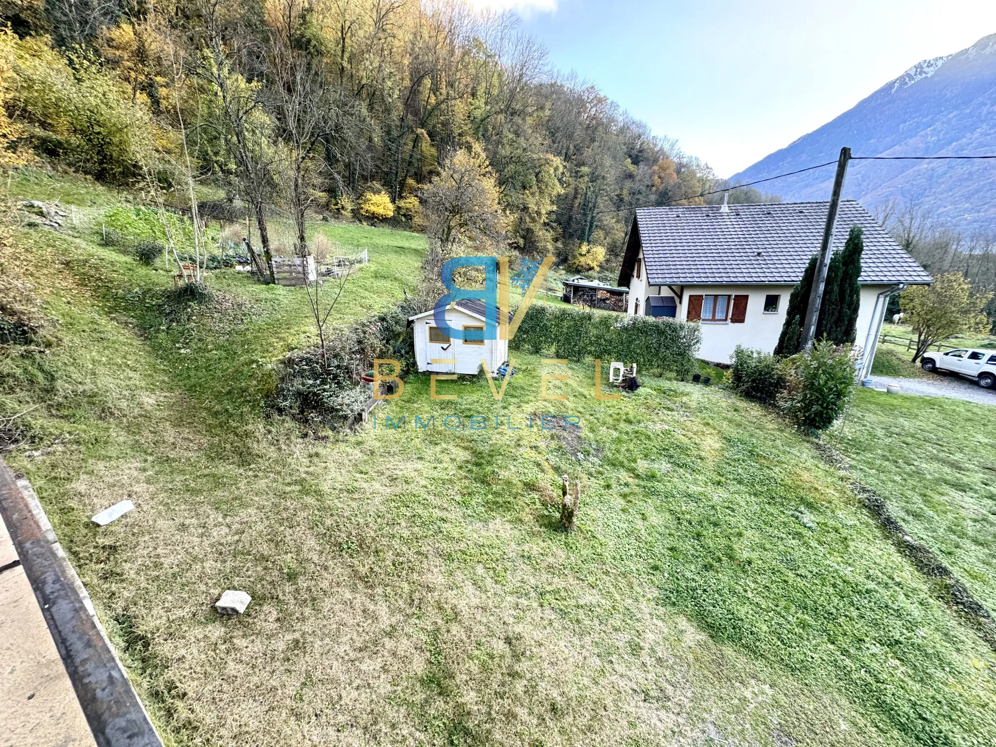 Maison mitoyenne à Chavannes-en-Maurienne avec jardin et vue sur les montagnes 