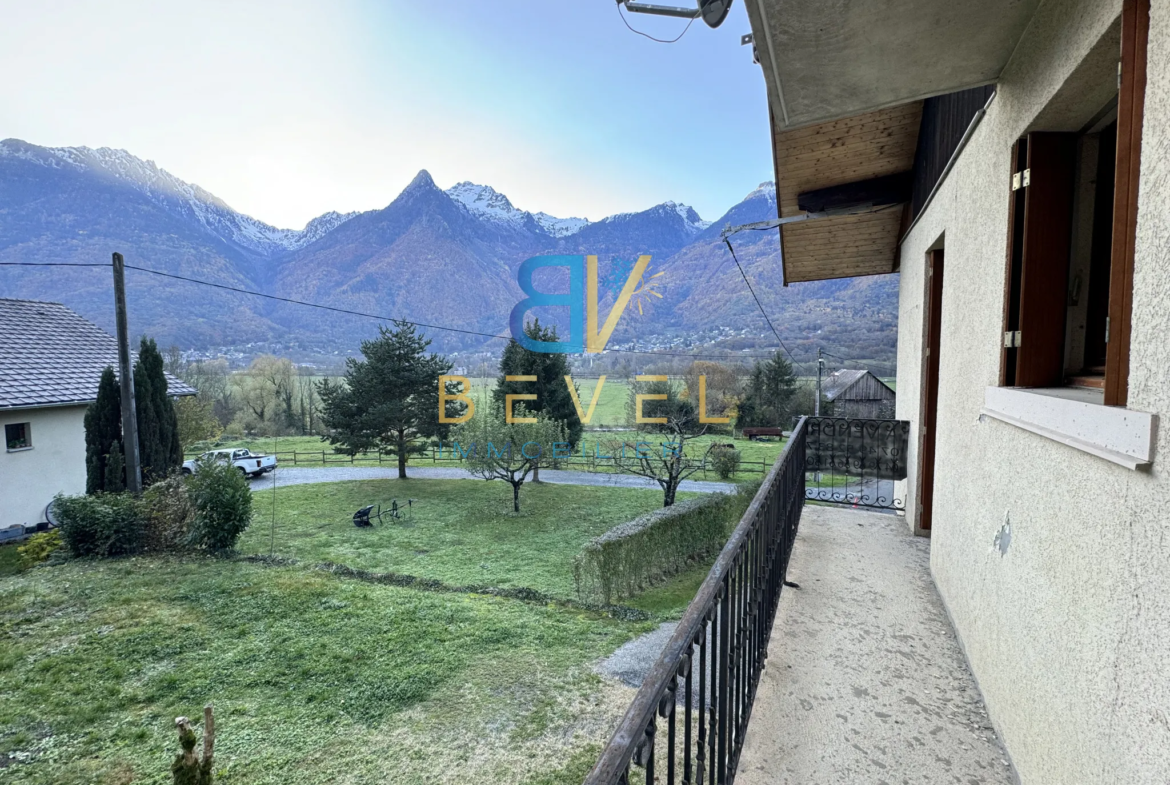 Maison mitoyenne à Chavannes-en-Maurienne avec jardin et vue sur les montagnes 