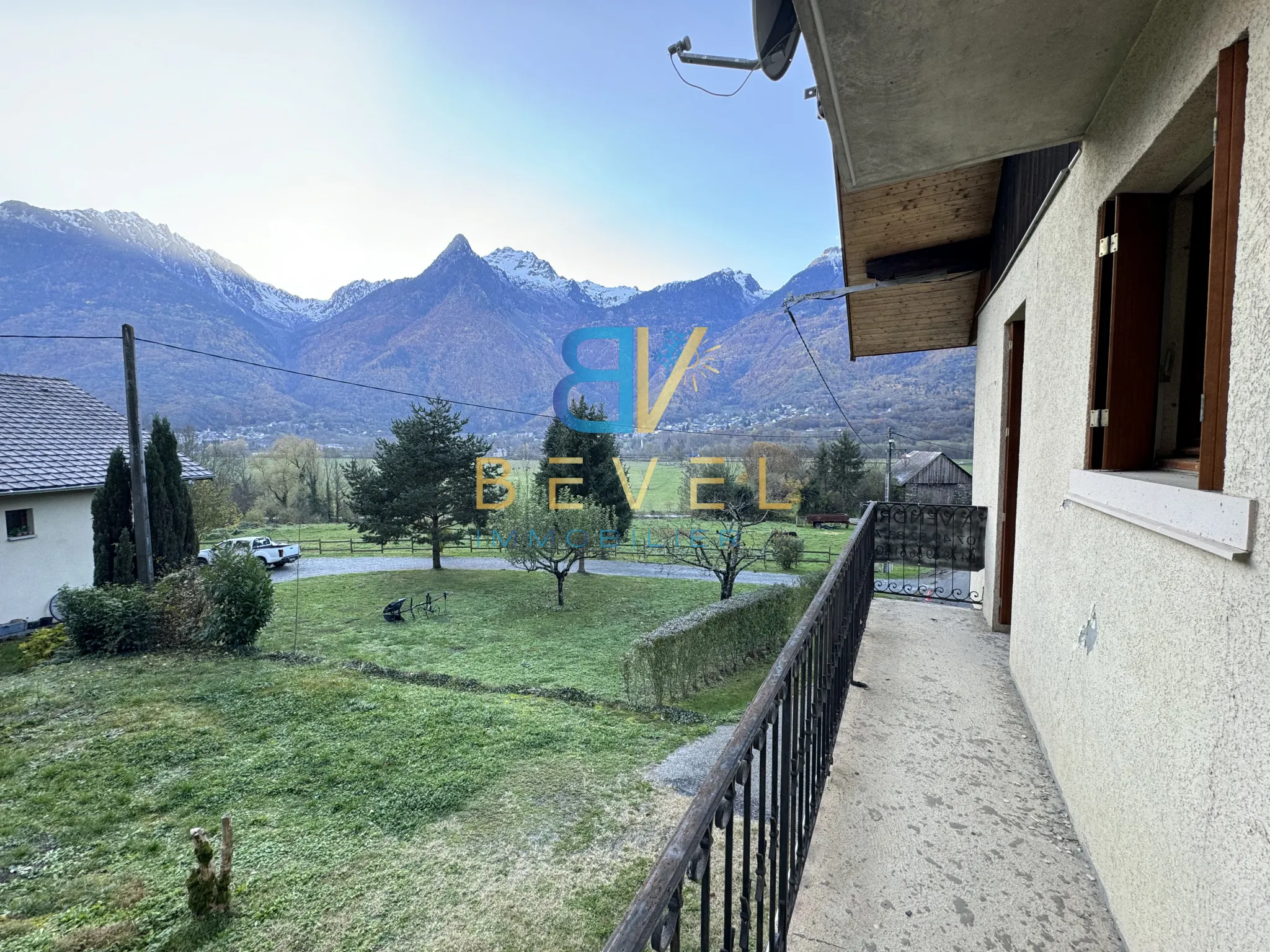 Maison mitoyenne à Chavannes-en-Maurienne avec jardin et vue sur les montagnes 