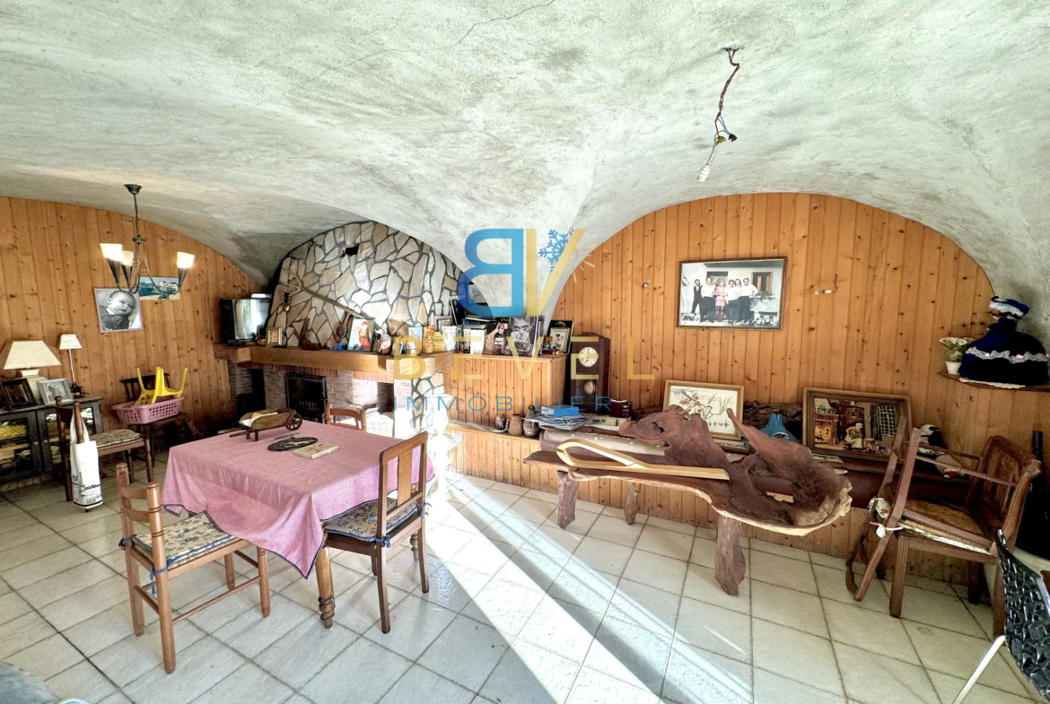 Maison mitoyenne à Chavannes-en-Maurienne avec jardin et vue sur les montagnes 