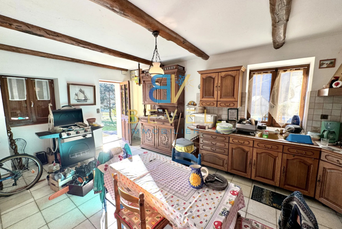 Maison mitoyenne à Chavannes-en-Maurienne avec jardin et vue sur les montagnes 