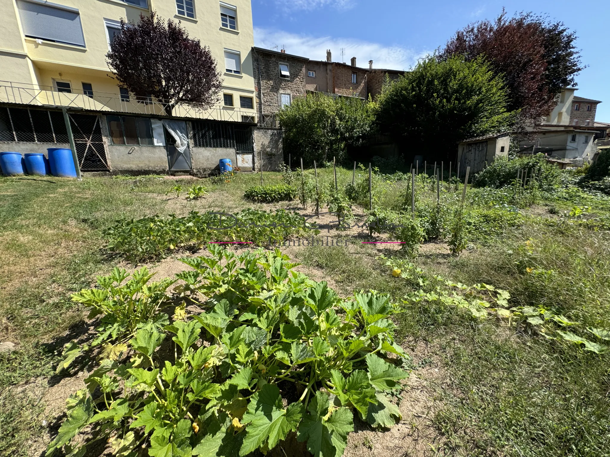 Appartement T3 avec cave et garage à St Victor sur Rhins 