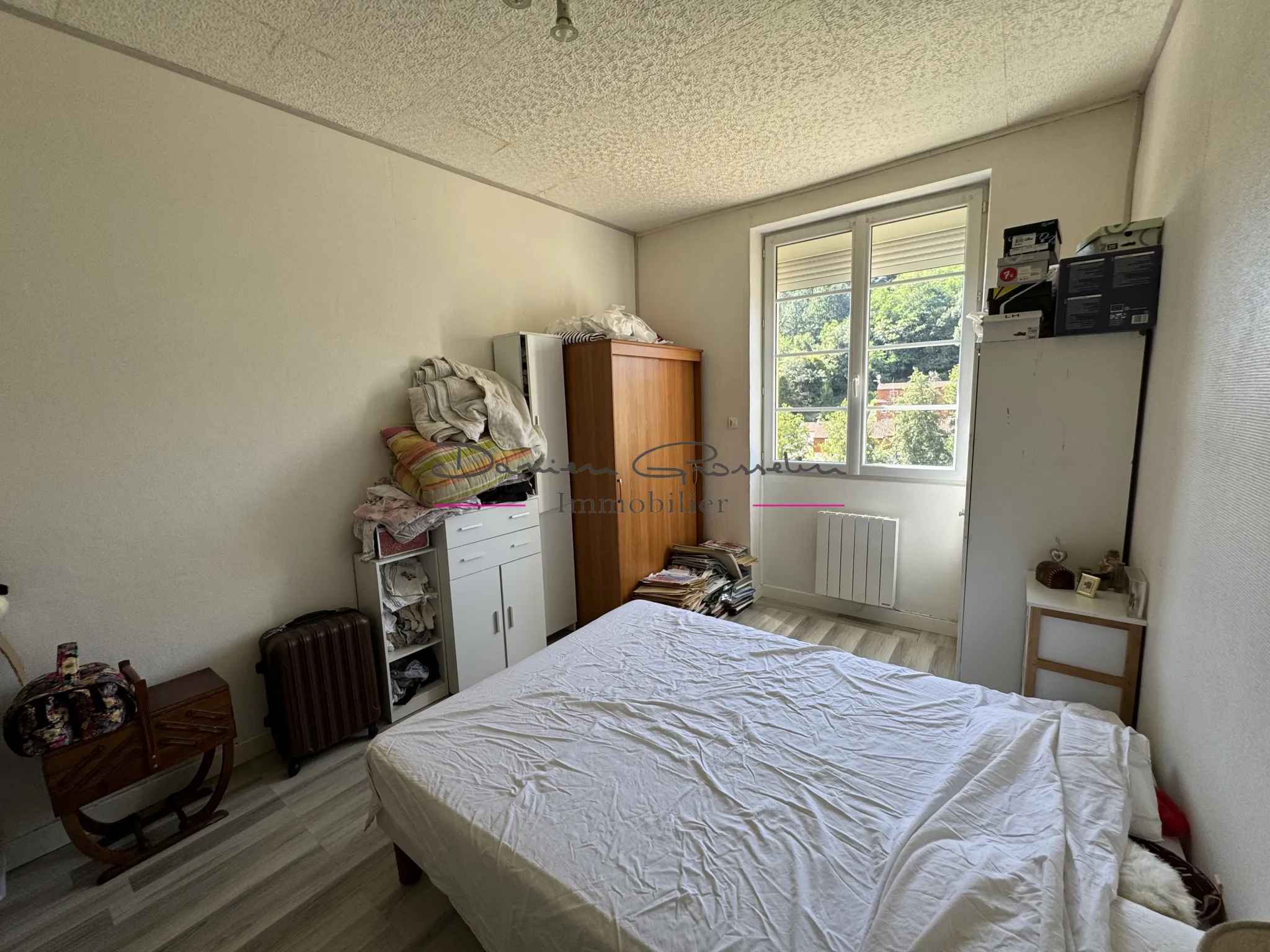 Appartement T3 avec cave et garage à St Victor sur Rhins 