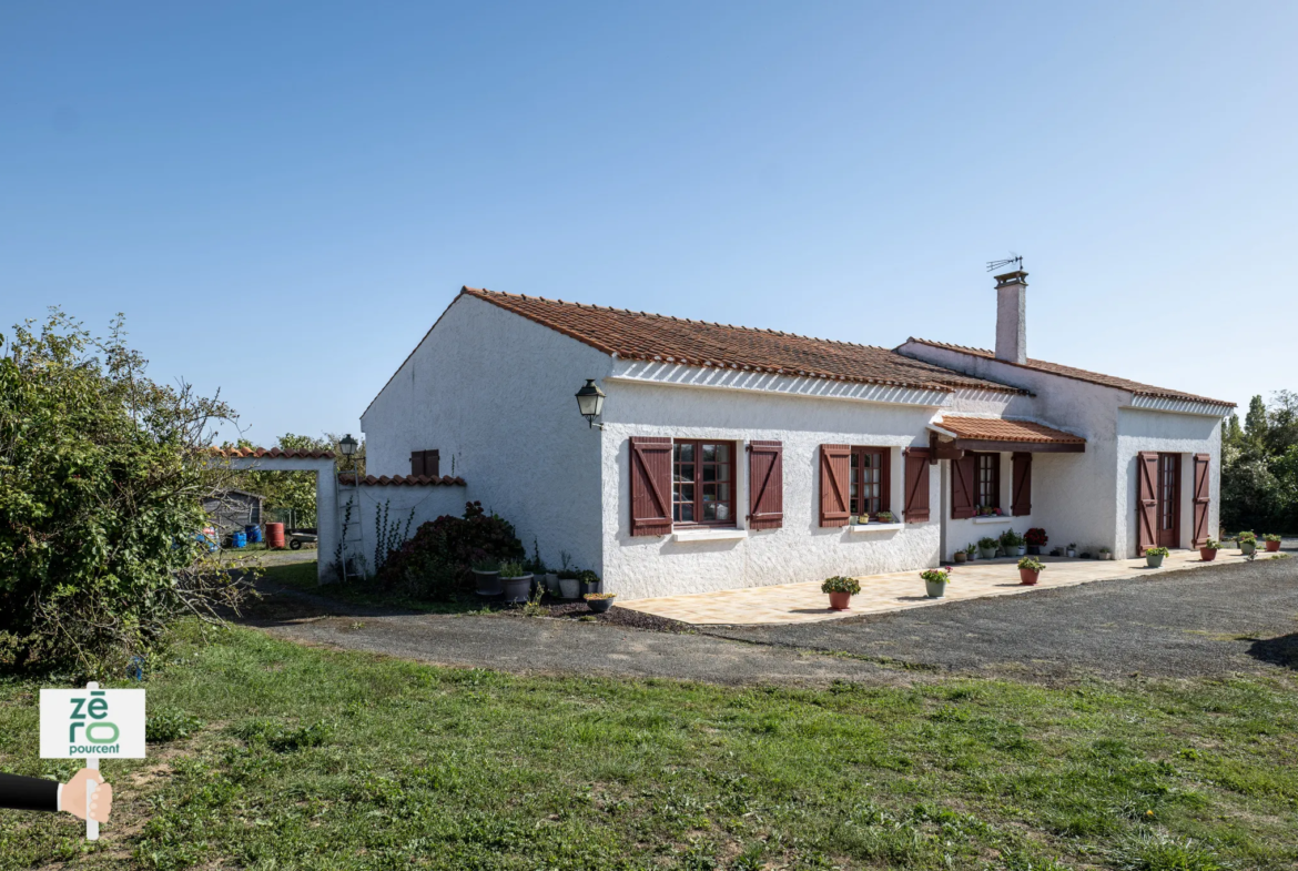 Maison de 116 m2 aux Magnils-Reigners avec jardin et garage 