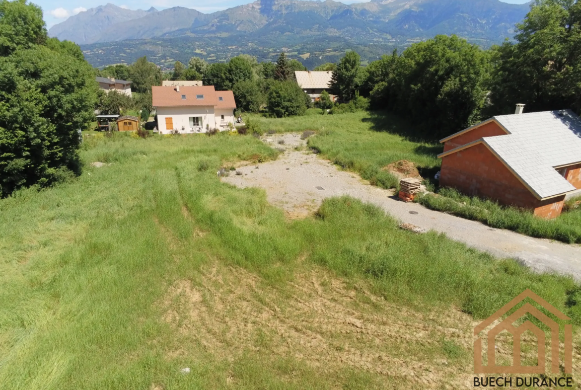 Terrain à bâtir de 672m2 à Forest Saint Julien 