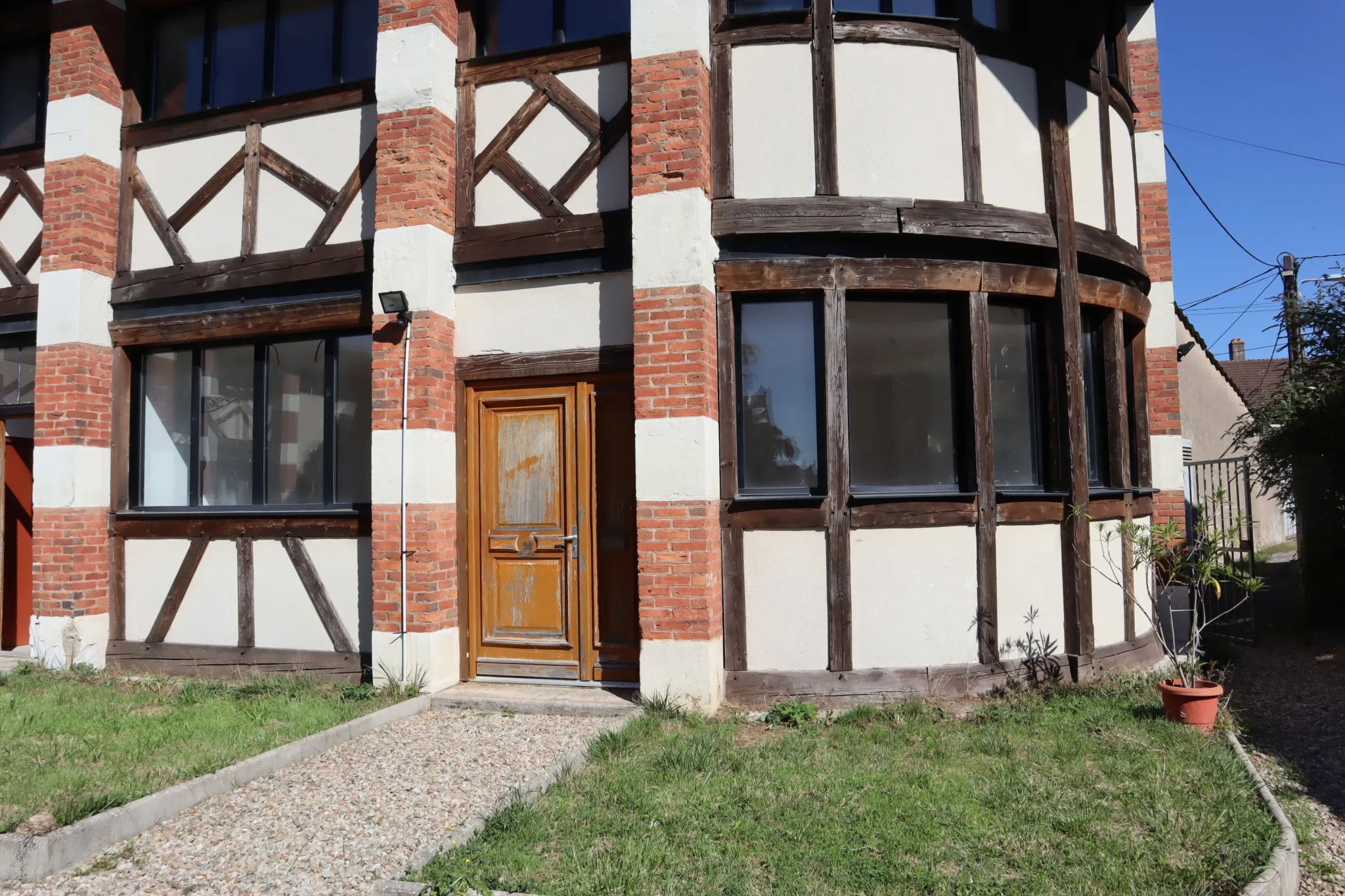 Appartement avec jardinet à Autun 